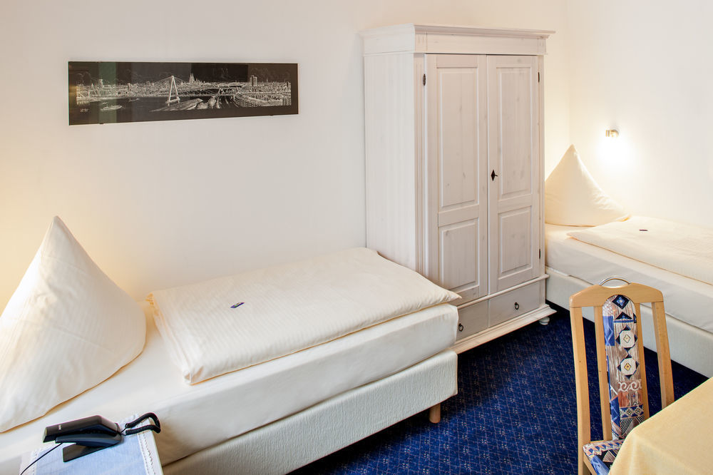 Hotel Weber Cologne Exterior photo