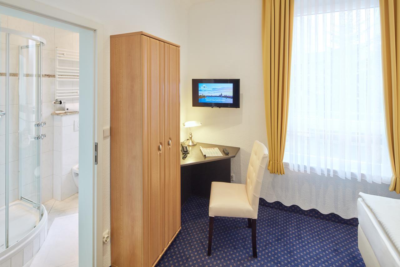 Hotel Weber Cologne Room photo